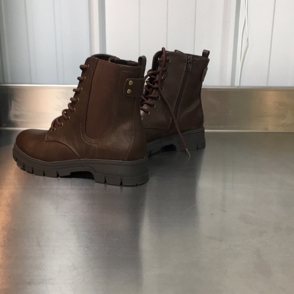 New WB Woman’s White Mountain Chevy DK Brown Smooth Boots - Picture 6 of 8